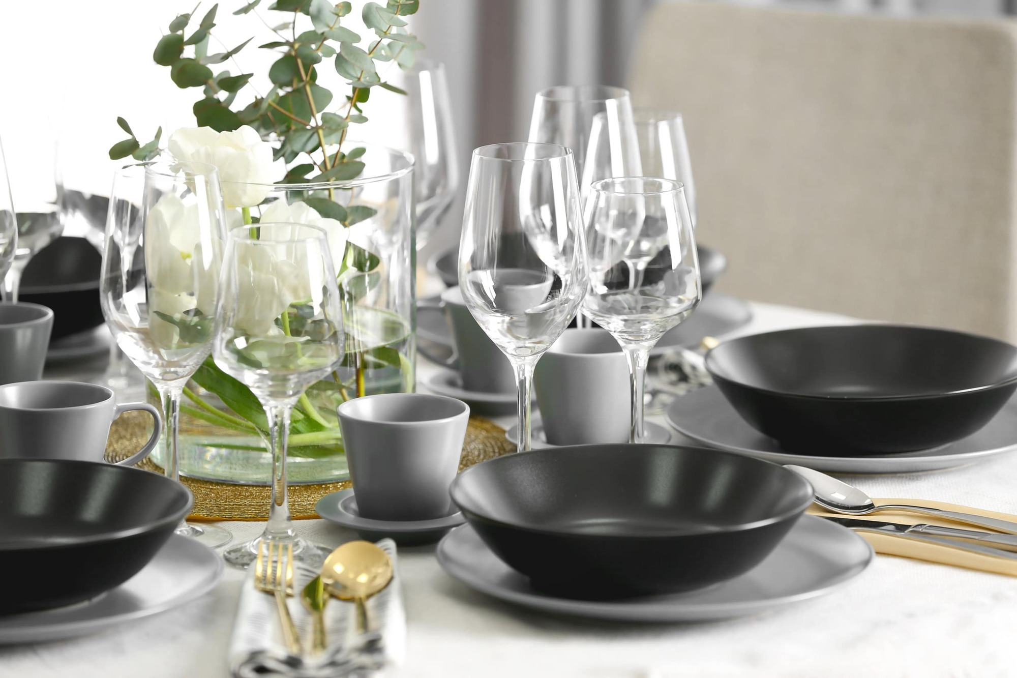 Self catering hiring crockery and cutlery and glassware Self catering hiring crockery and cutlery and glassware