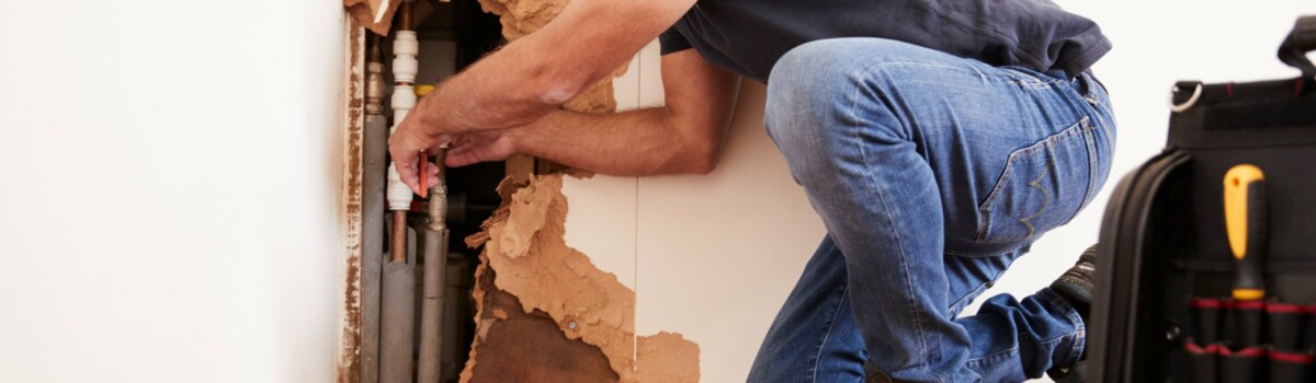 Plumbers are at risk of mesothelioma from asbestos