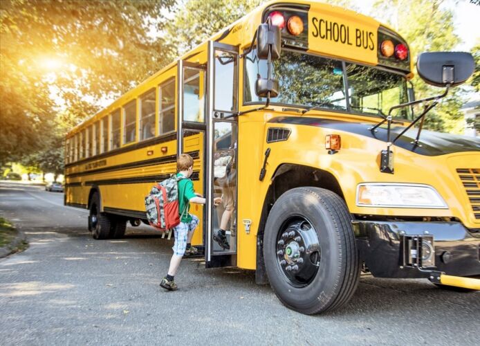 How to Become a Bus Driver | Hours, qualifications & earnings