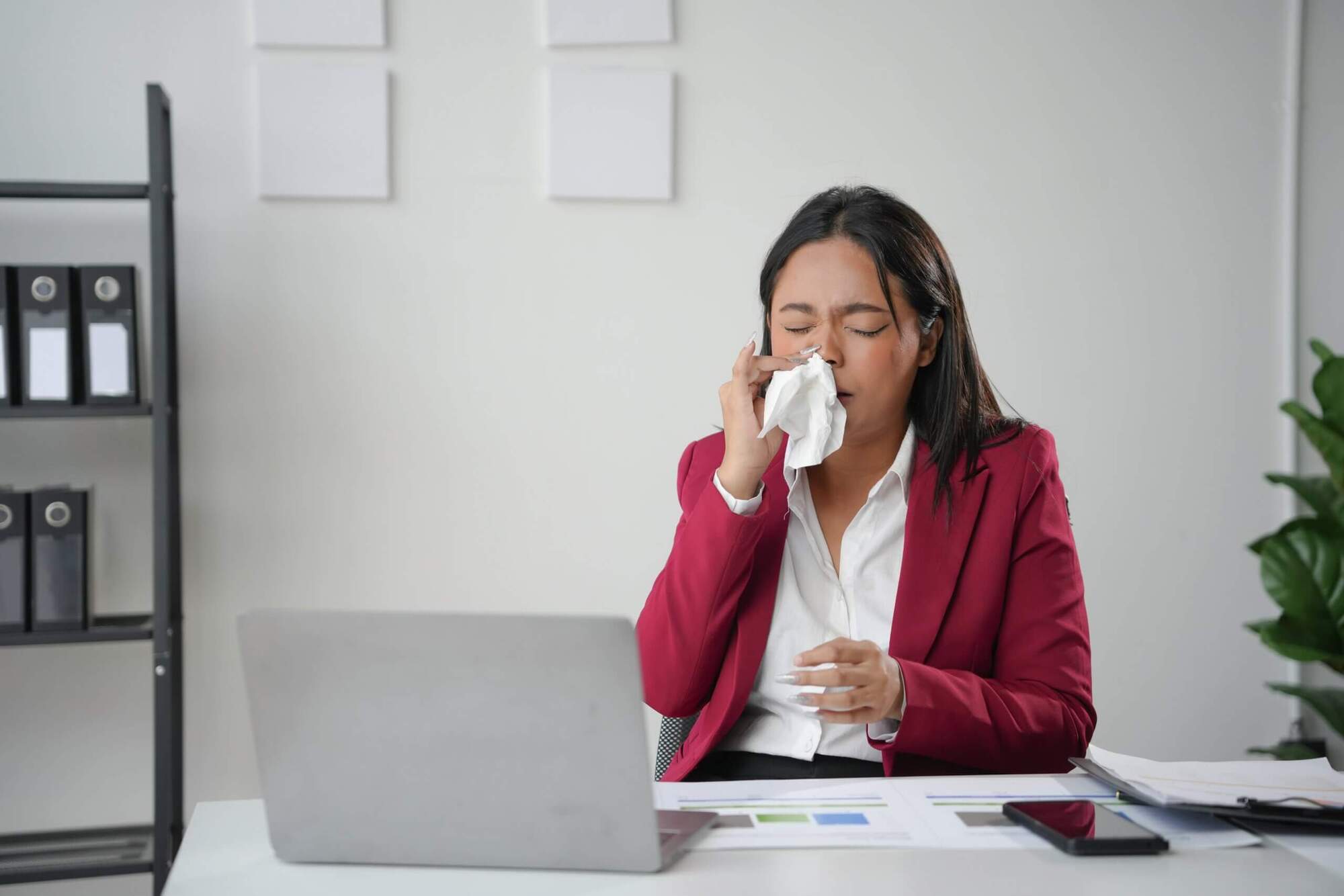 What is Presenteeism? 3 Presenteeism vs Absenteeism